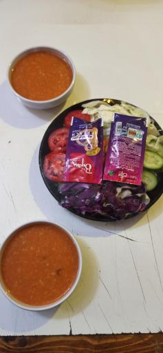 عکس سفره خانه سنتی زعفران