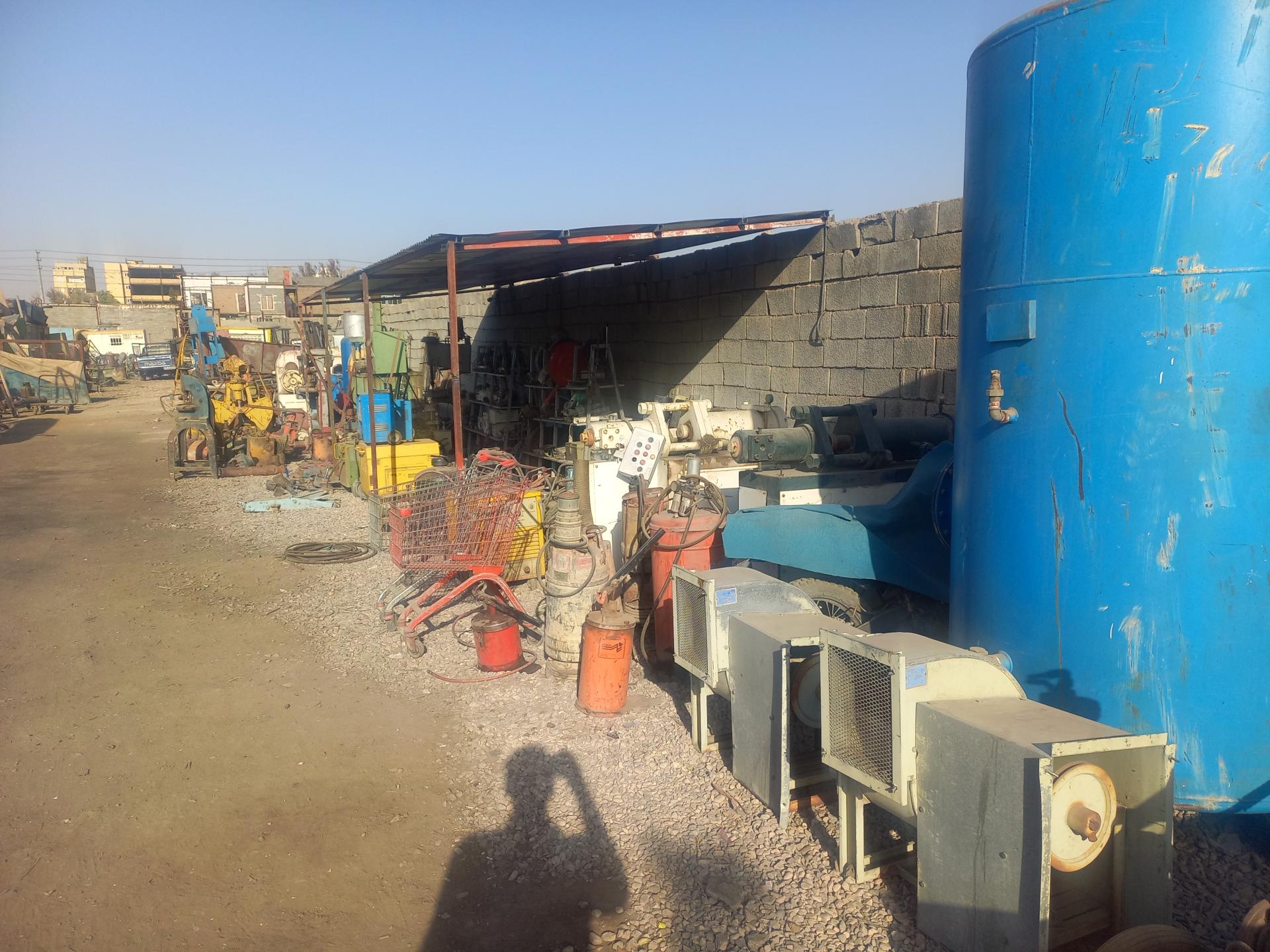 عکس استوک صنعت گنابادی