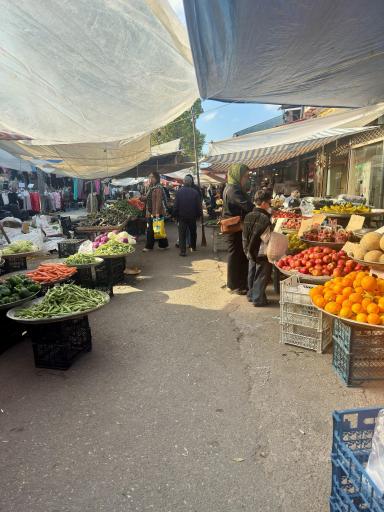 عکس بازار هفتگی خشکبیجار