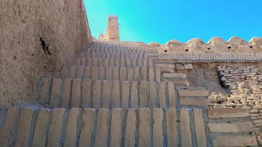 عکس قلعه ناصری ایرانشهر