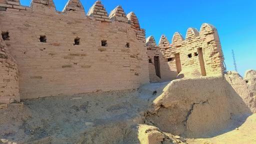 عکس قلعه ناصری ایرانشهر
