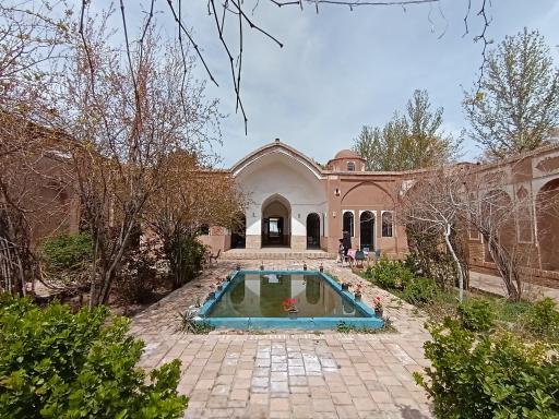 عکس آرامگاه خانوادگی امین التجار مشهدی