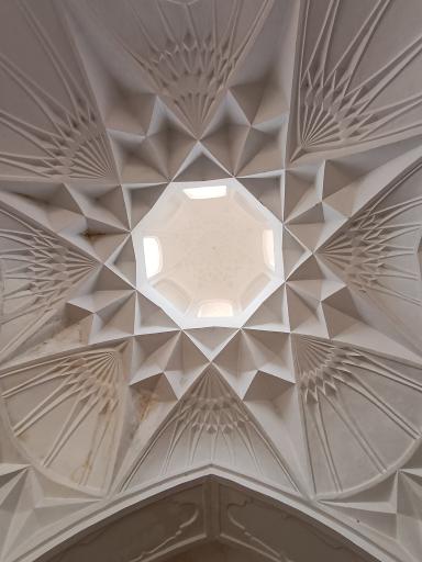 عکس آرامگاه خانوادگی امین التجار مشهدی