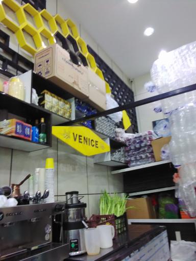 عکس کافه بستنی ونیز