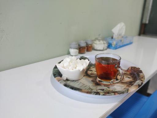 عکس صبحانه خوری و ساندویچ معرکه