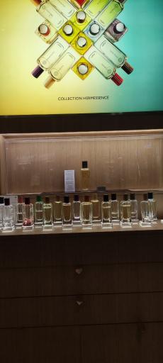 عکس گالری عطر علی