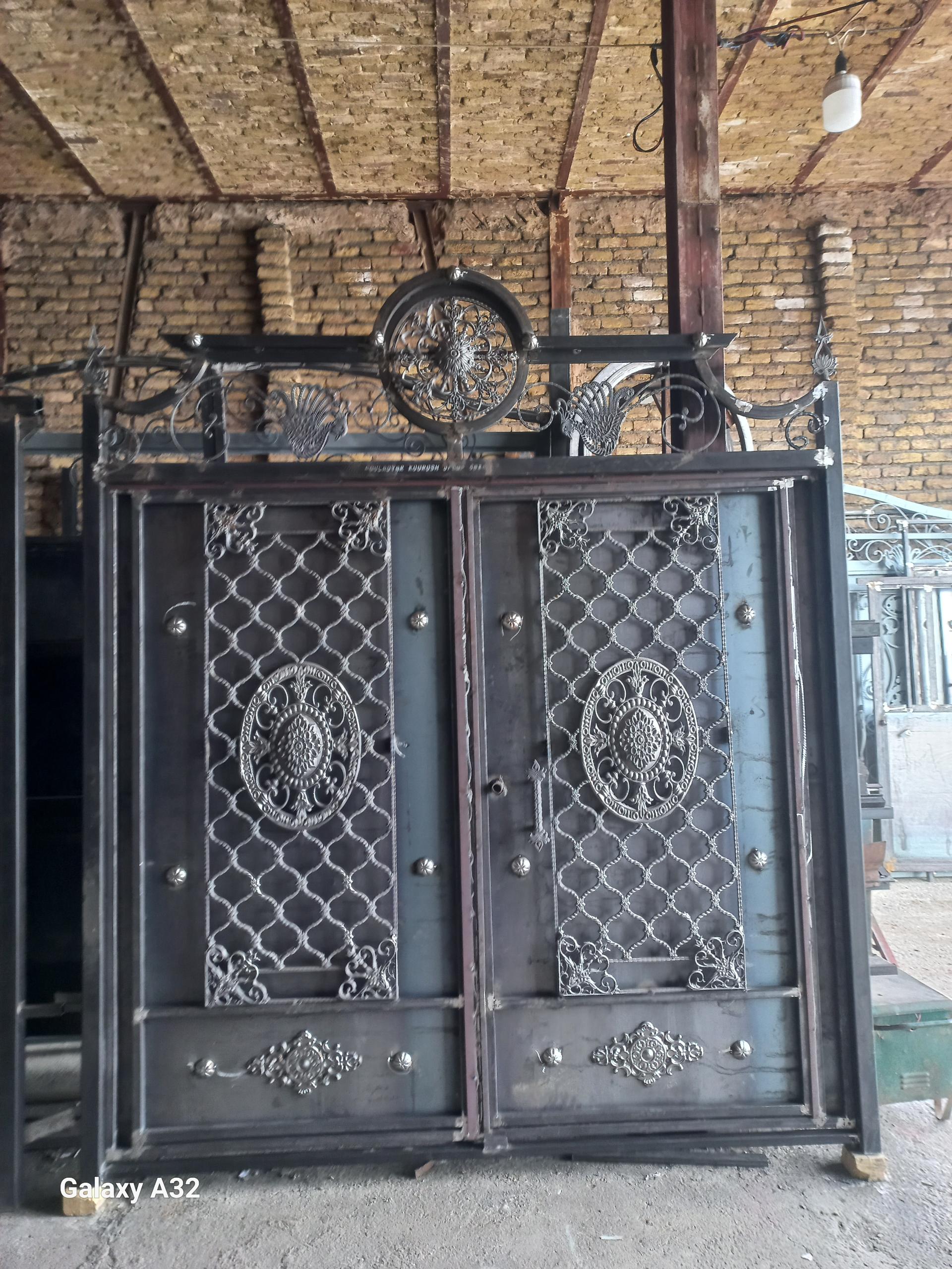 عکس درب و پنجره پاسارگاد 