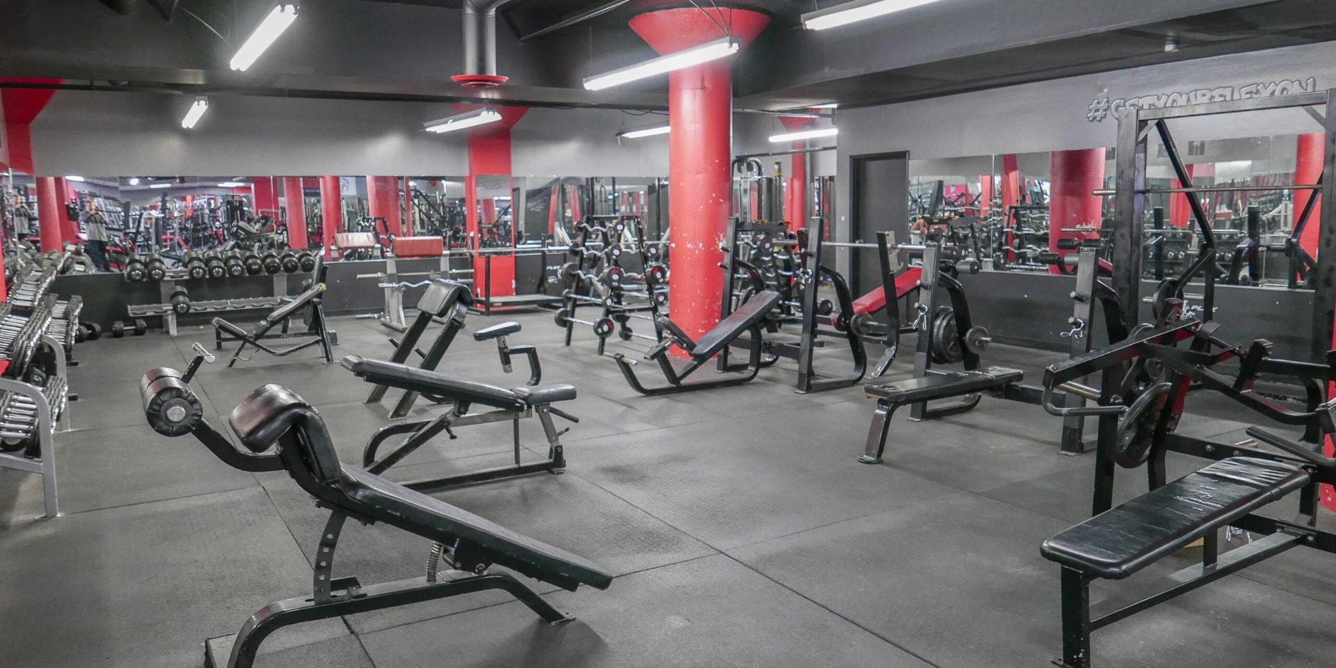 عکس باشگاه بدنسازی رئال پلاس 