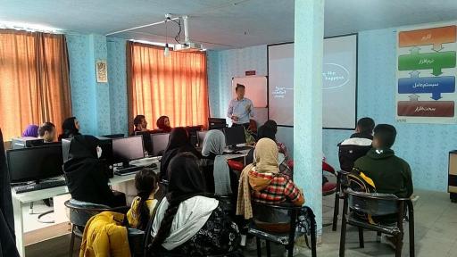 عکس آموزشگاه کامپیوتر سوری