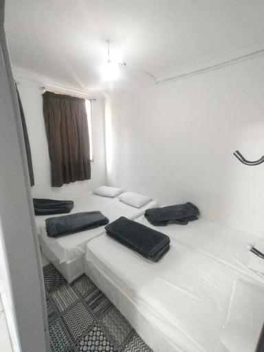 عکس مهمانپذیر هجرت