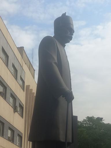 عکس مجسمه کمال الملک 