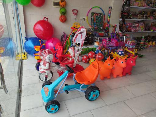عکس فروشگاه سرزمین اسباب بازی شادی