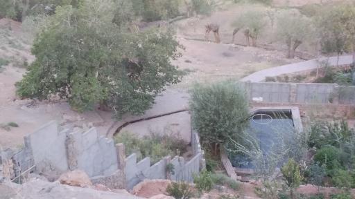 عکس چشمه آب معدنی رابند