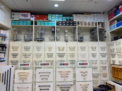 عکس فروشگاه یراق کابینت صادقی