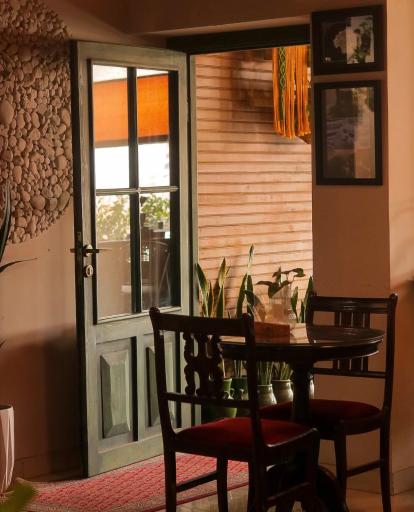 عکس کافه رستوران ریشه