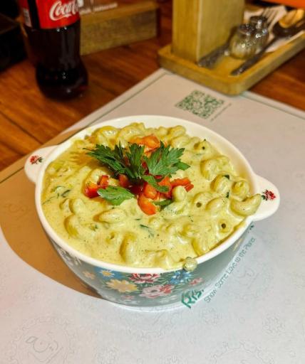 عکس کافه رستوران ریشه