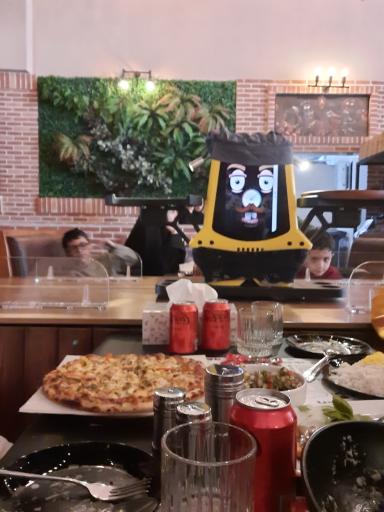عکس رستوران رباتیک