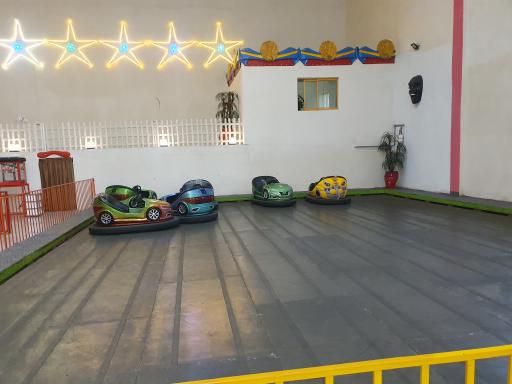 عکس شهربازی سرپوشیده دریای نور