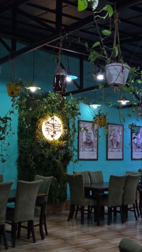 رستوران نمونه جوجه محلی فومن