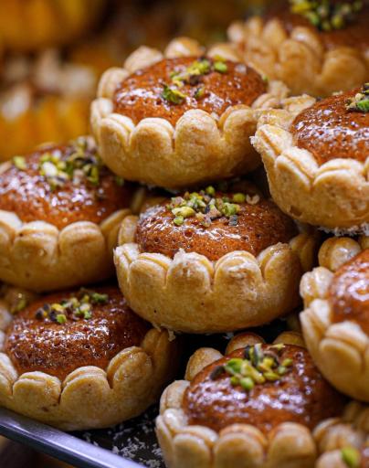عکس شیرینی دوستی