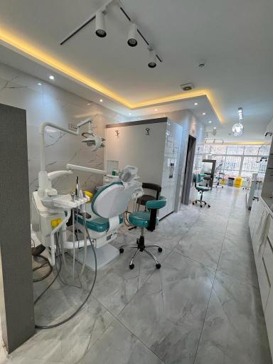 عکس درمانگاه دندانپزشکی ادیب