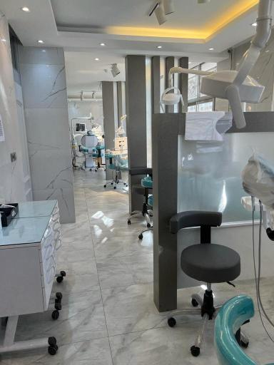 عکس درمانگاه دندانپزشکی ادیب