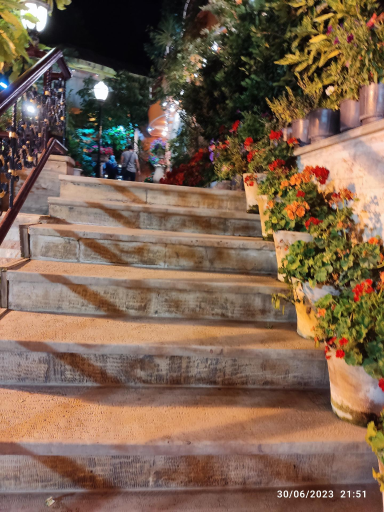 عکس رستوران باغ بهشت