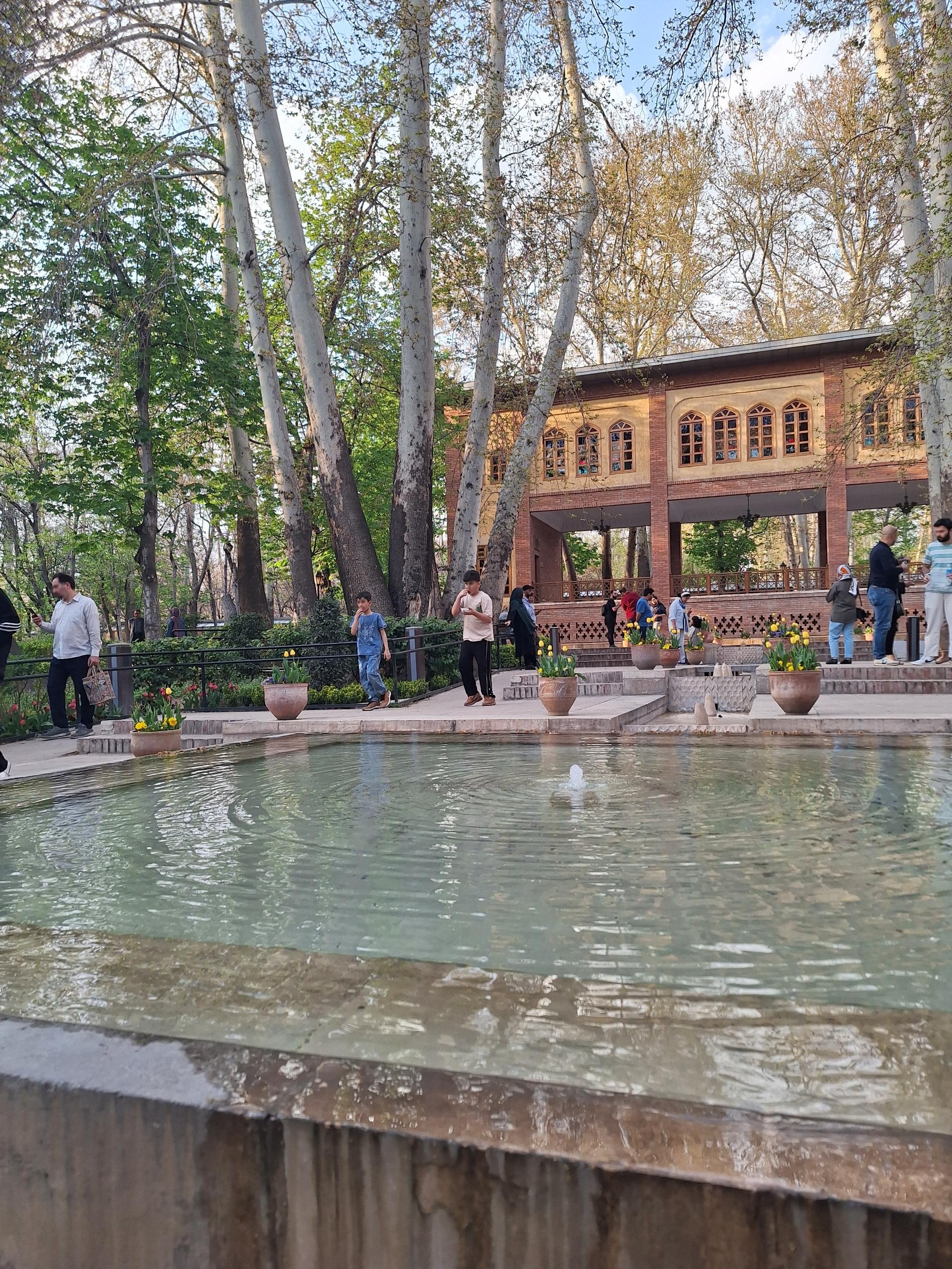 عکس کتابخانه باغ ایرانی