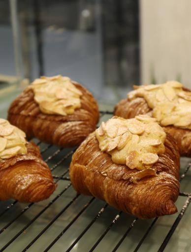 عکس کافه کروسان دلیس