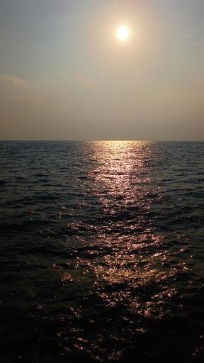 عکس ساحل صخره ای نایبند