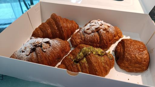 عکس کافه کروسان دلیس