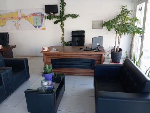 عکس آقای املاک