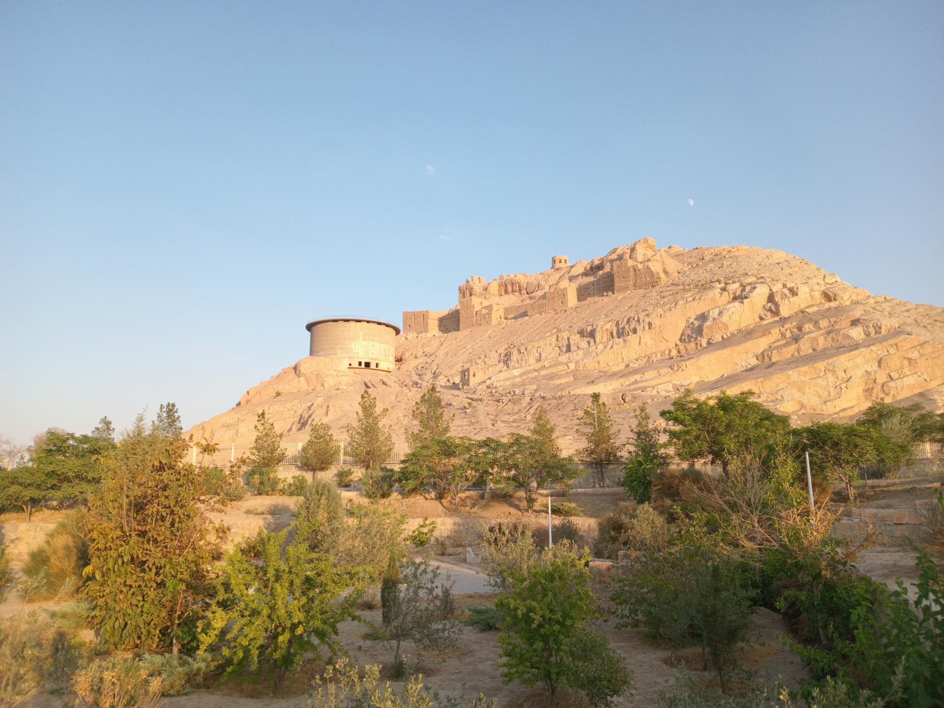 عکس آتشگاه اصفهان