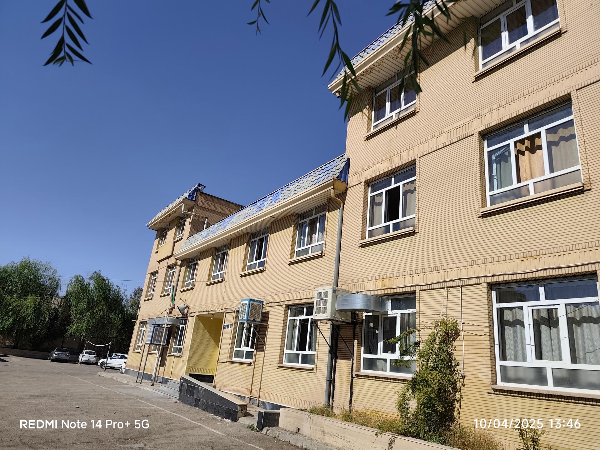 عکس مدرسه نمونه دولتی استاد محمد تقی جعفری 