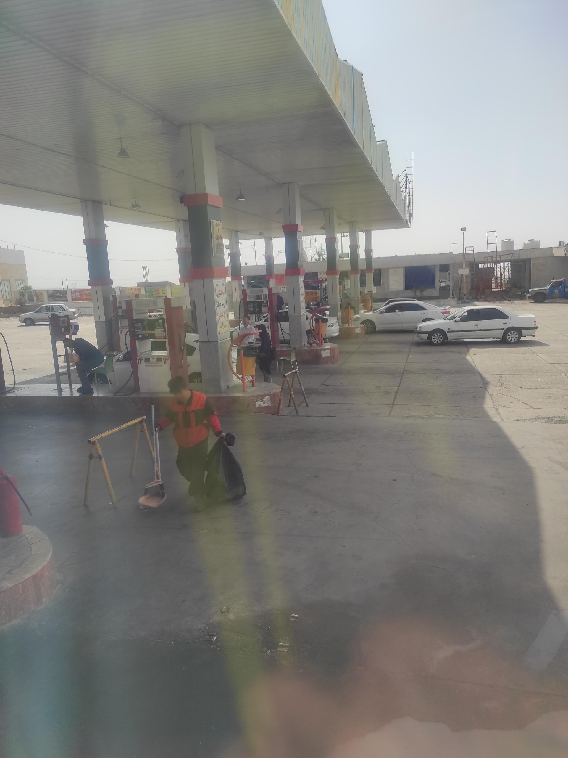 عکس پمپ بنزین هفت آسمان