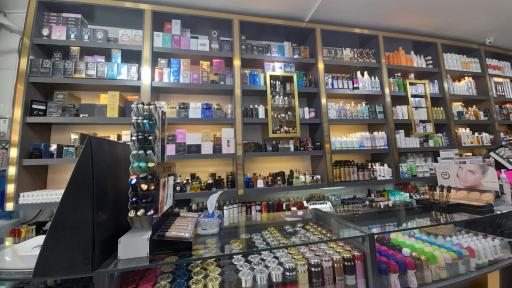 عکس آرایشی برند