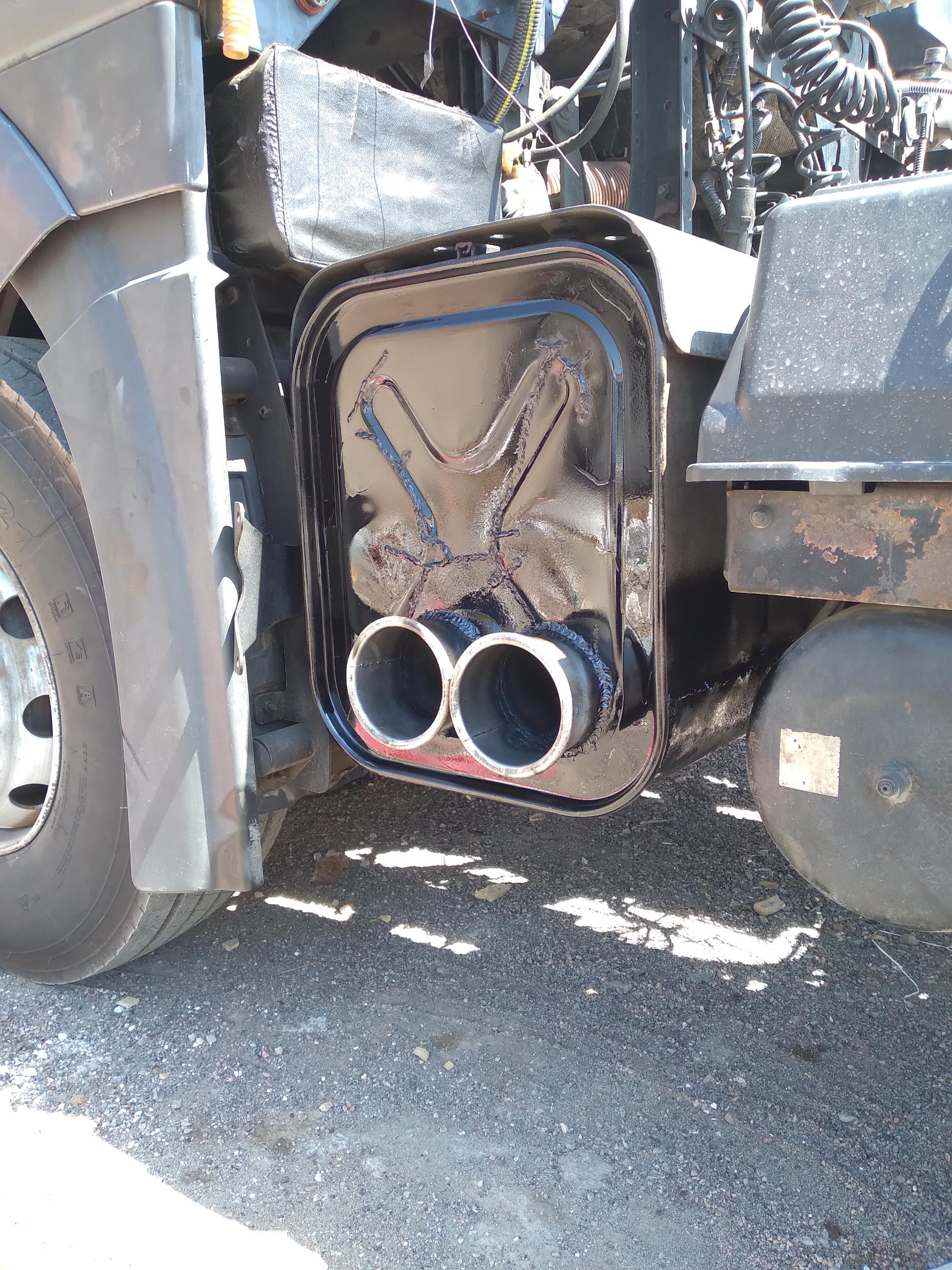 عکس اگزوز سازی یزدان دوست 