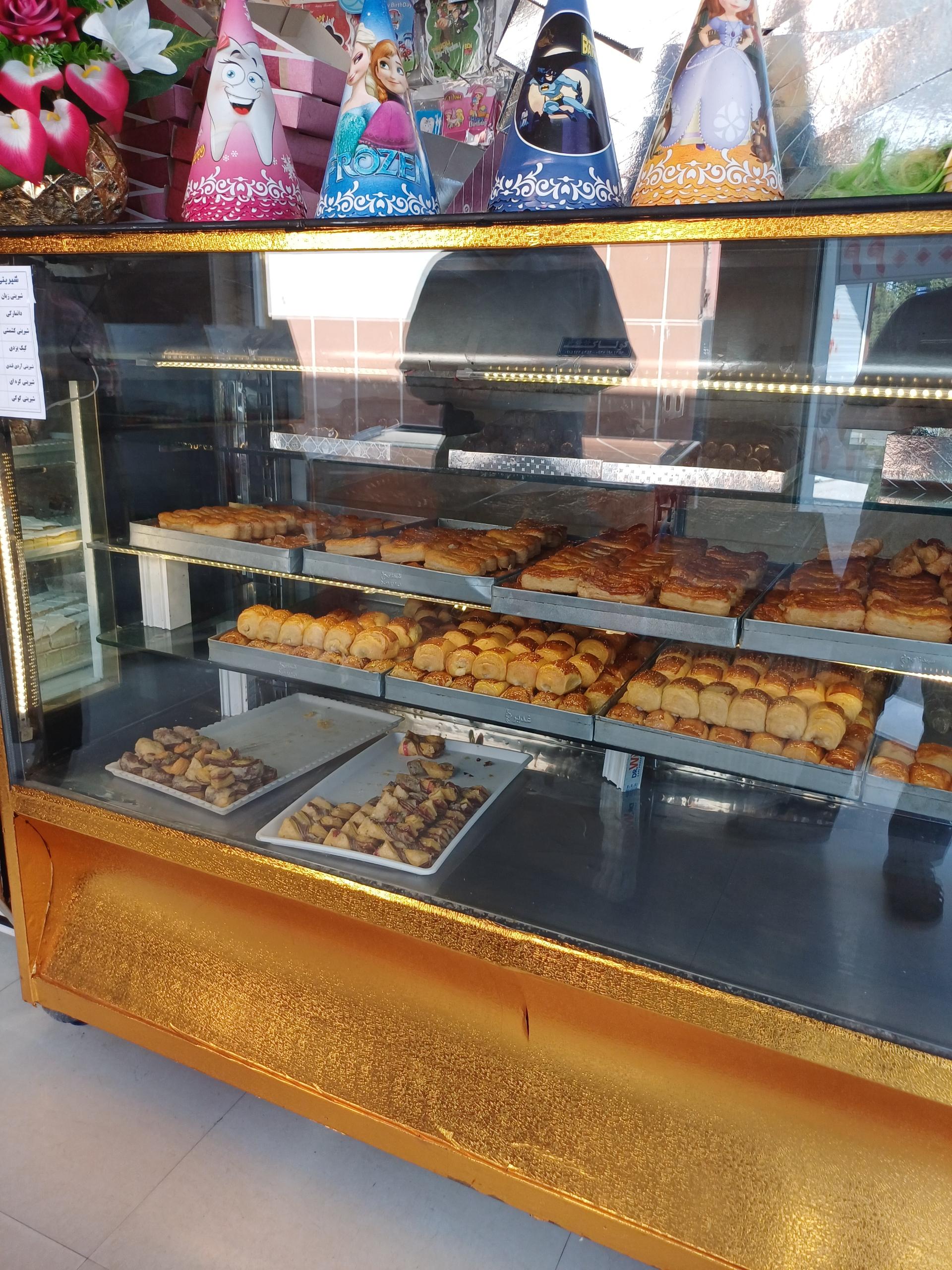 عکس شیرینی سرای نوتلا