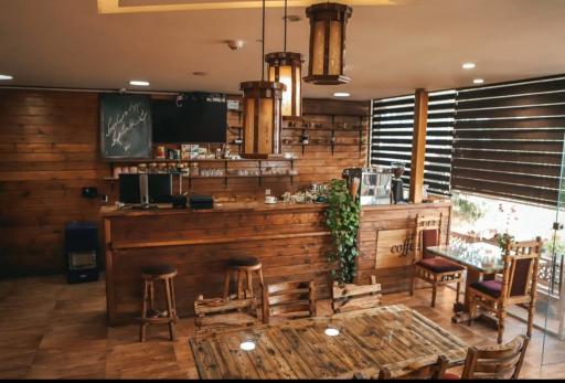 عکس کافه و رستوران ایل ماه