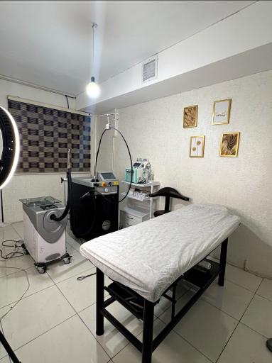 عکس کلینیک تخصصی پوست مو لیزر  دیبا