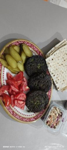 عکس رستوران سنتی و فست فود میزبان