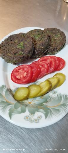 عکس رستوران سنتی و فست فود میزبان