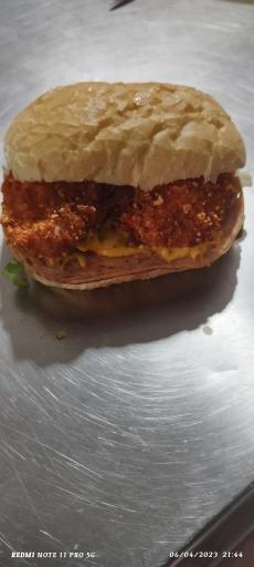 عکس رستوران سنتی و فست فود میزبان