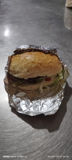 عکس رستوران سنتی و فست فود میزبان