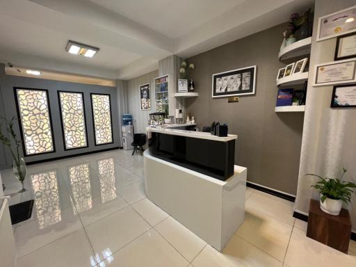 عکس کلینیک دندانپزشکی و زیبایی جانان