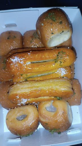 عکس شیرینی و باقلوای شب شیرین