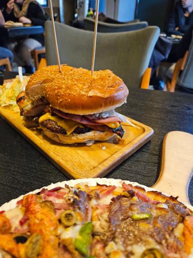 عکس پیتزا ژاوا