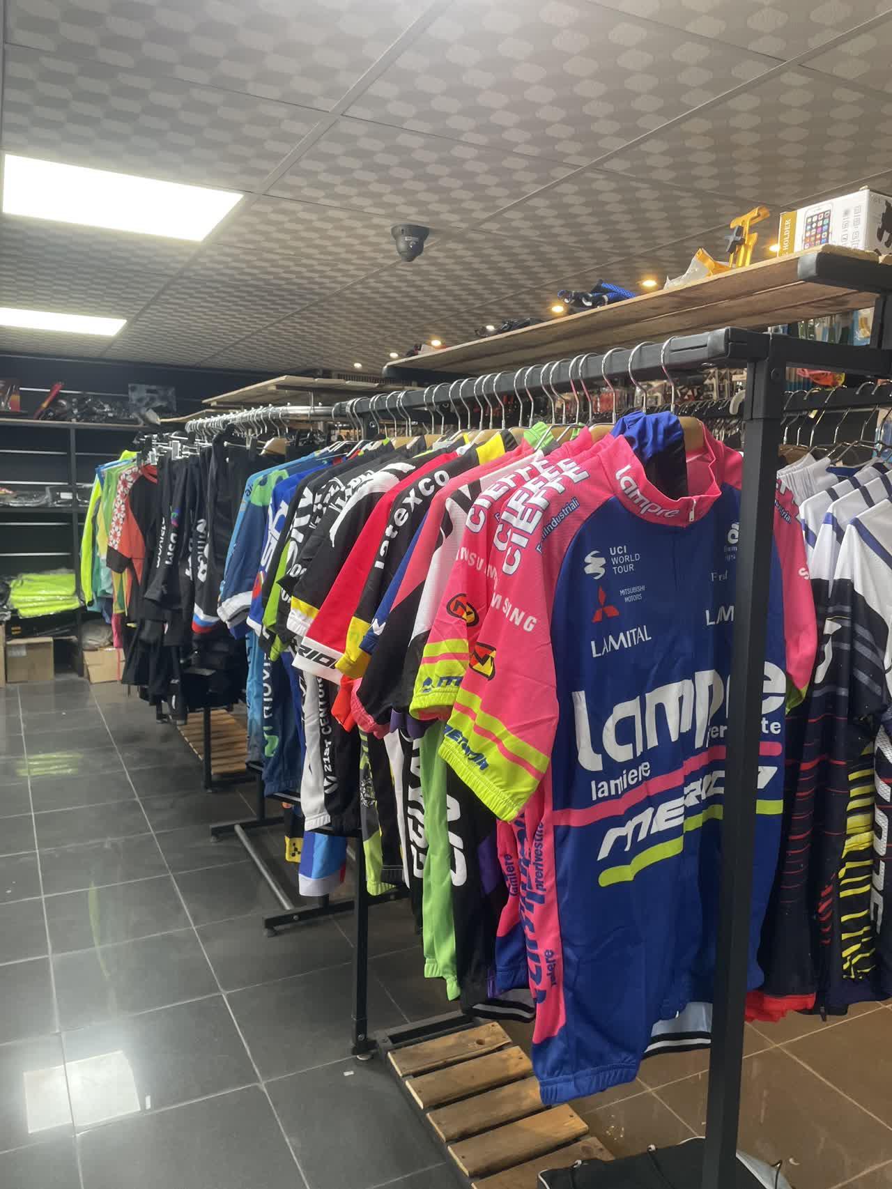 عکس فروشگاه فتح آبادی بیت بایک