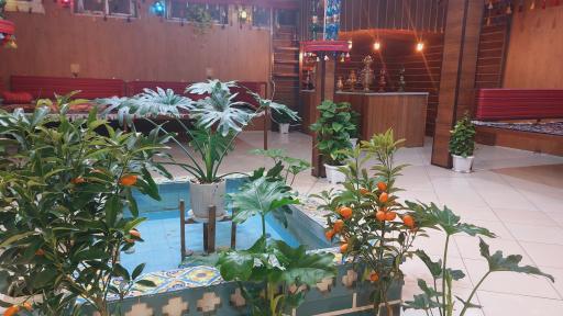 عکس دیزی سرای چهارباغ انجدان شعبه ۲