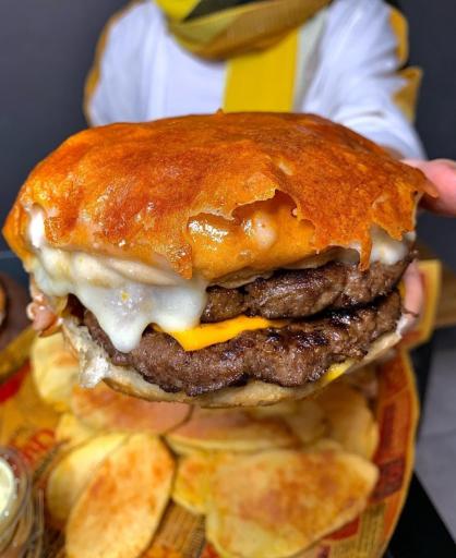 عکس فست فود فرکانس